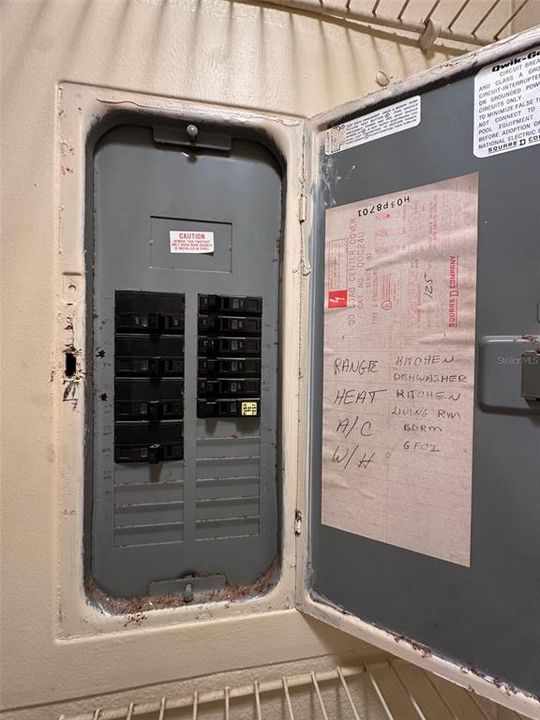 На продажу: $159,900 (1 спален, 1 ванн, 733 Квадратных фут)