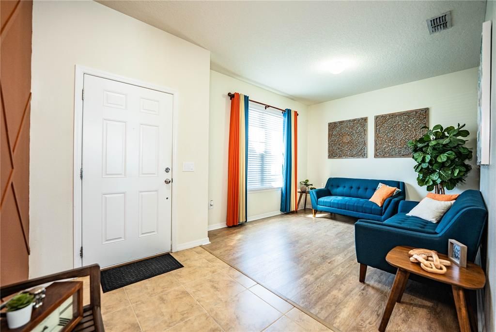 En Venta: $429,000 (4 camas, 3 baños, 2612 Pies cuadrados)