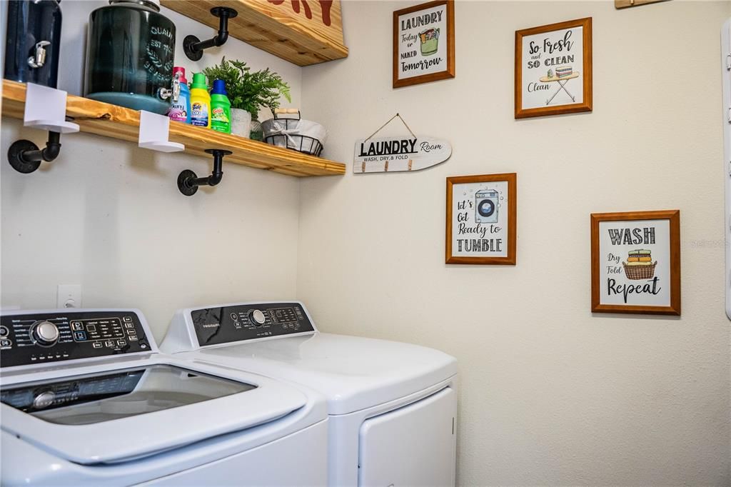 En Venta: $429,000 (4 camas, 3 baños, 2612 Pies cuadrados)