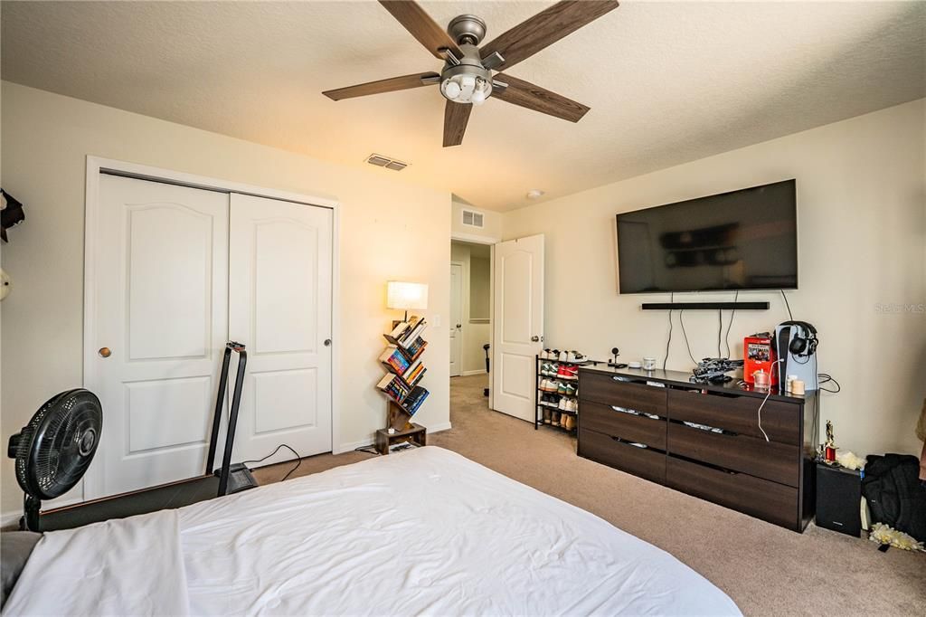 En Venta: $429,000 (4 camas, 3 baños, 2612 Pies cuadrados)