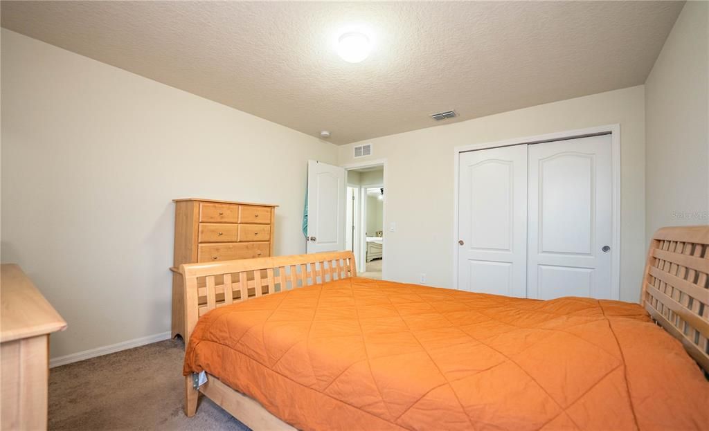 En Venta: $429,000 (4 camas, 3 baños, 2612 Pies cuadrados)