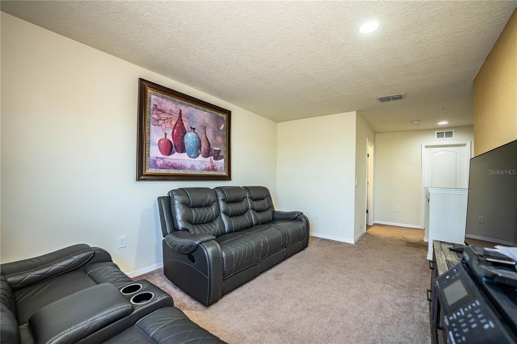 En Venta: $429,000 (4 camas, 3 baños, 2612 Pies cuadrados)