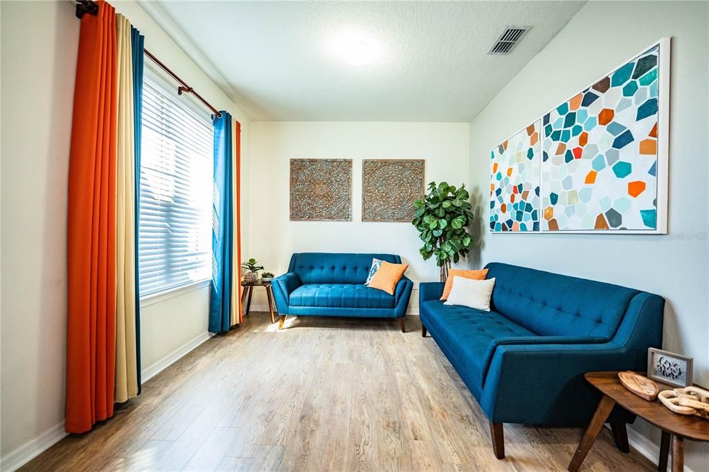 En Venta: $429,000 (4 camas, 3 baños, 2612 Pies cuadrados)