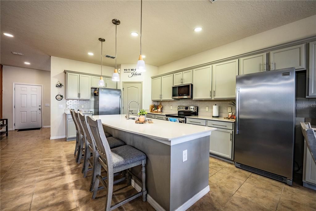 En Venta: $429,000 (4 camas, 3 baños, 2612 Pies cuadrados)