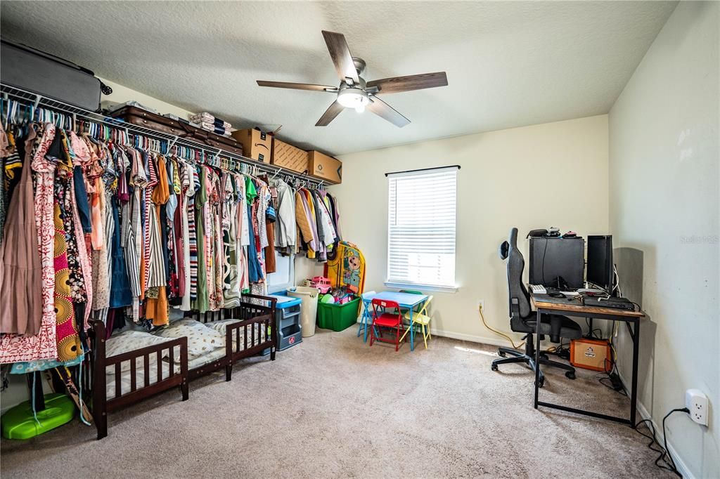 En Venta: $429,000 (4 camas, 3 baños, 2612 Pies cuadrados)