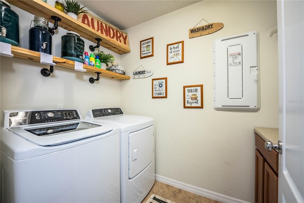 En Venta: $429,000 (4 camas, 3 baños, 2612 Pies cuadrados)