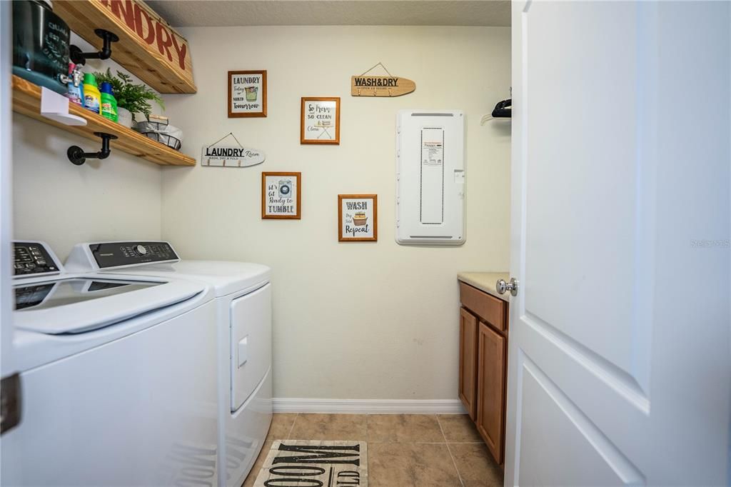 En Venta: $429,000 (4 camas, 3 baños, 2612 Pies cuadrados)