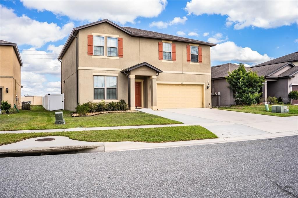 En Venta: $429,000 (4 camas, 3 baños, 2612 Pies cuadrados)