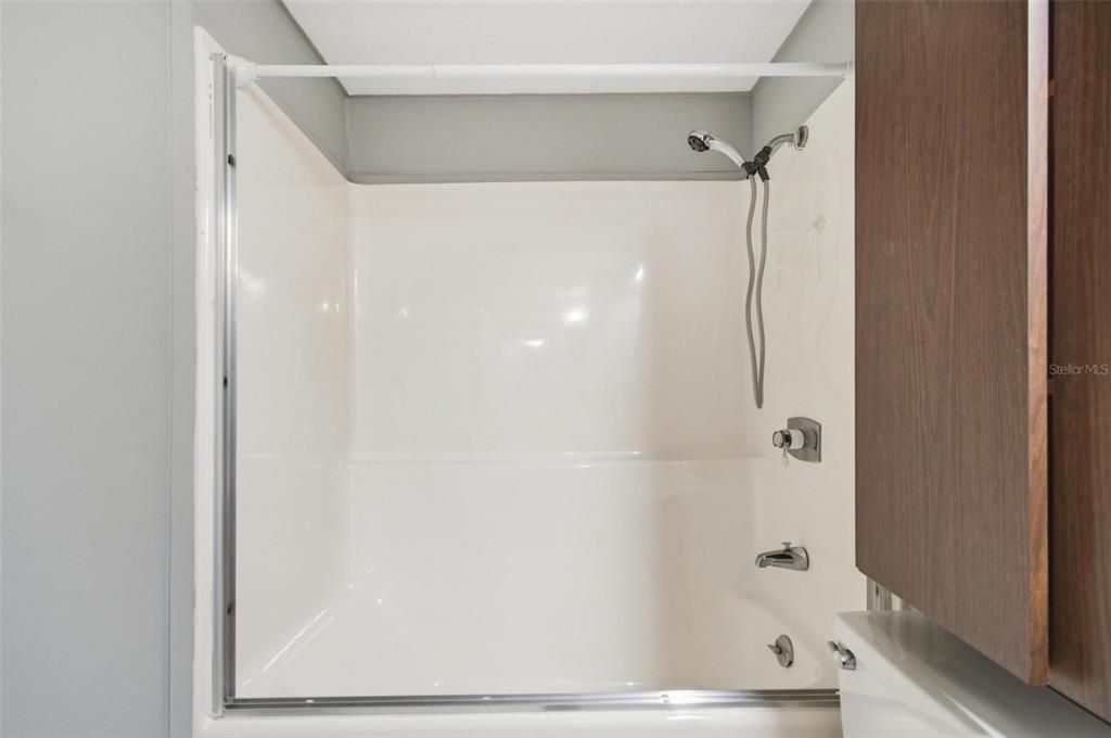 For Rent: $2,500 (3 beds, 3 baths, 1812 Square Feet)