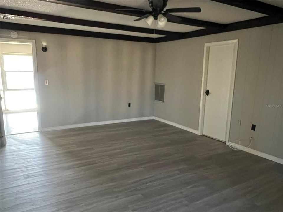 出租: $2,500 (3 贝兹, 3 浴室, 1812 平方英尺)