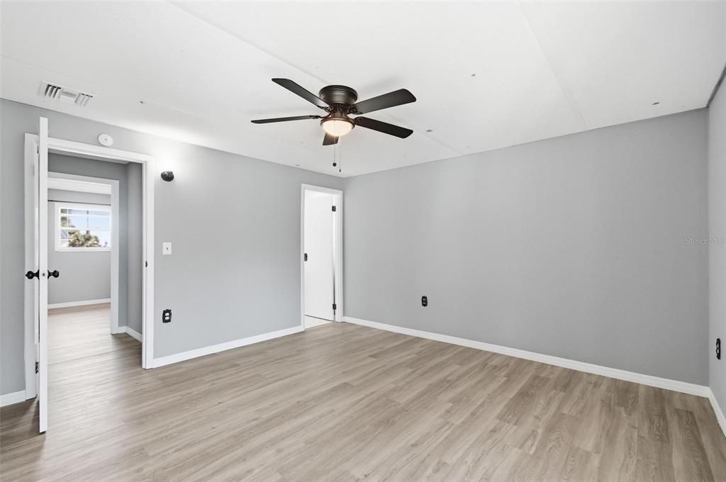 For Rent: $2,500 (3 beds, 3 baths, 1812 Square Feet)