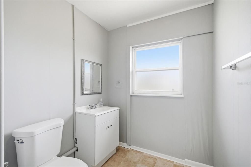 For Rent: $2,500 (3 beds, 3 baths, 1812 Square Feet)