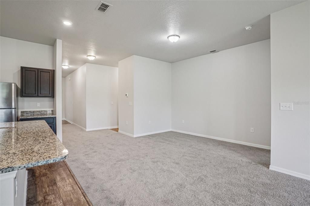 For Sale: $347,500 (3 beds, 2 baths, 1643 Square Feet)