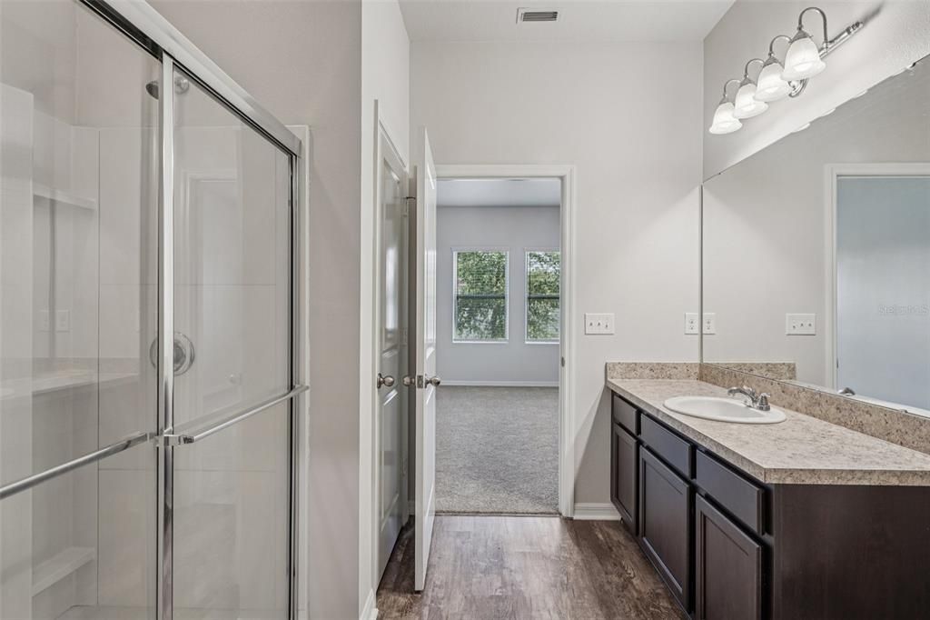 For Sale: $347,500 (3 beds, 2 baths, 1643 Square Feet)