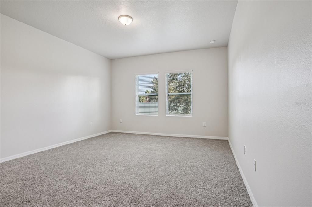 For Sale: $347,500 (3 beds, 2 baths, 1643 Square Feet)