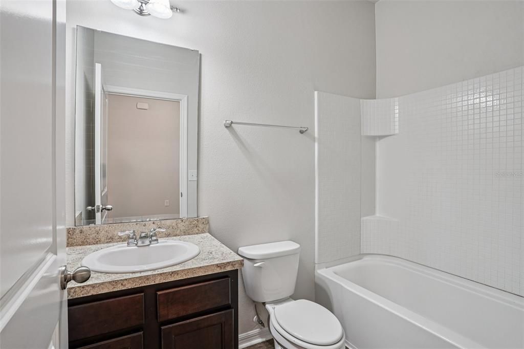 For Sale: $347,500 (3 beds, 2 baths, 1643 Square Feet)