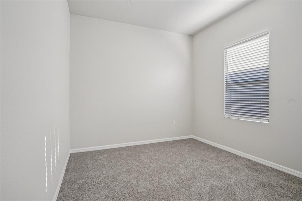 For Sale: $347,500 (3 beds, 2 baths, 1643 Square Feet)