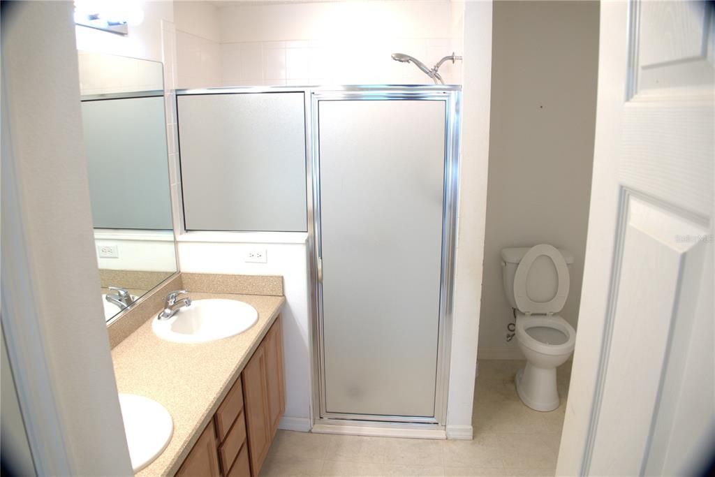 For Sale: $349,900 (2 beds, 2 baths, 1187 Square Feet)