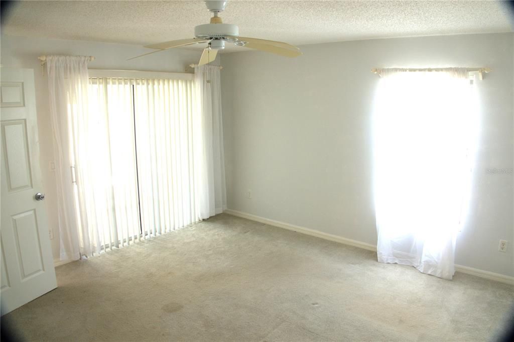 For Sale: $349,900 (2 beds, 2 baths, 1187 Square Feet)