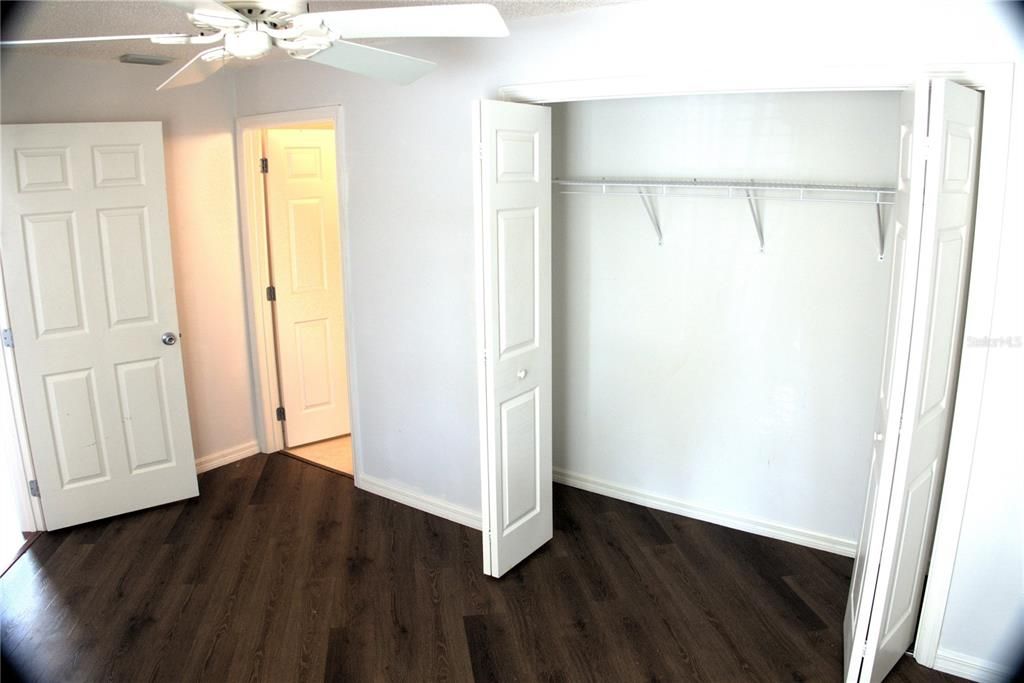 For Sale: $349,900 (2 beds, 2 baths, 1187 Square Feet)
