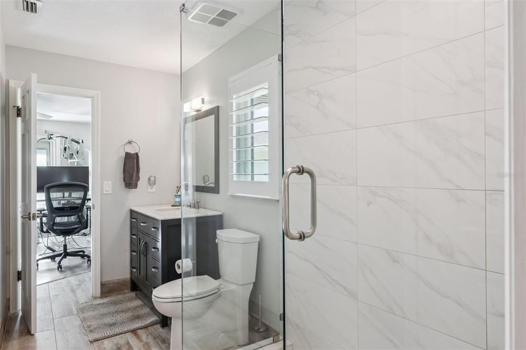 Activo con contrato: $1,190,000 (3 camas, 2 baños, 2842 Pies cuadrados)