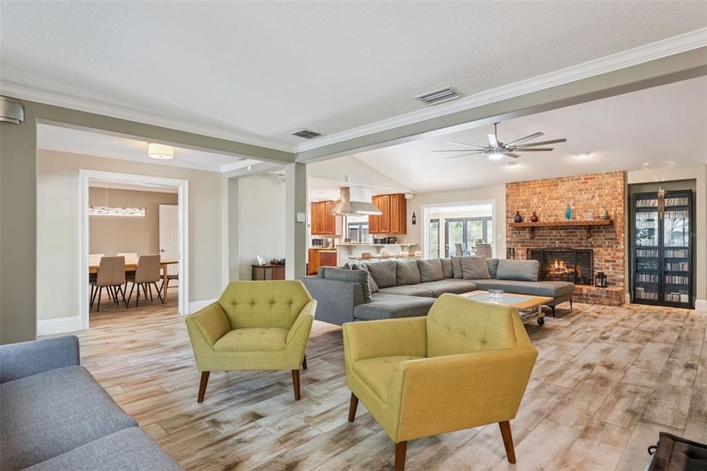 Activo con contrato: $1,190,000 (3 camas, 2 baños, 2842 Pies cuadrados)