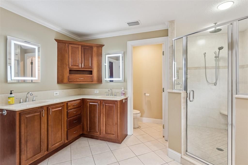 Activo con contrato: $1,190,000 (3 camas, 2 baños, 2842 Pies cuadrados)