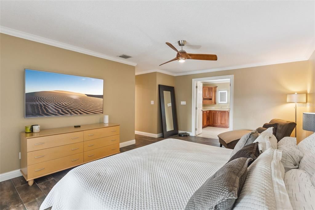 Activo con contrato: $1,190,000 (3 camas, 2 baños, 2842 Pies cuadrados)