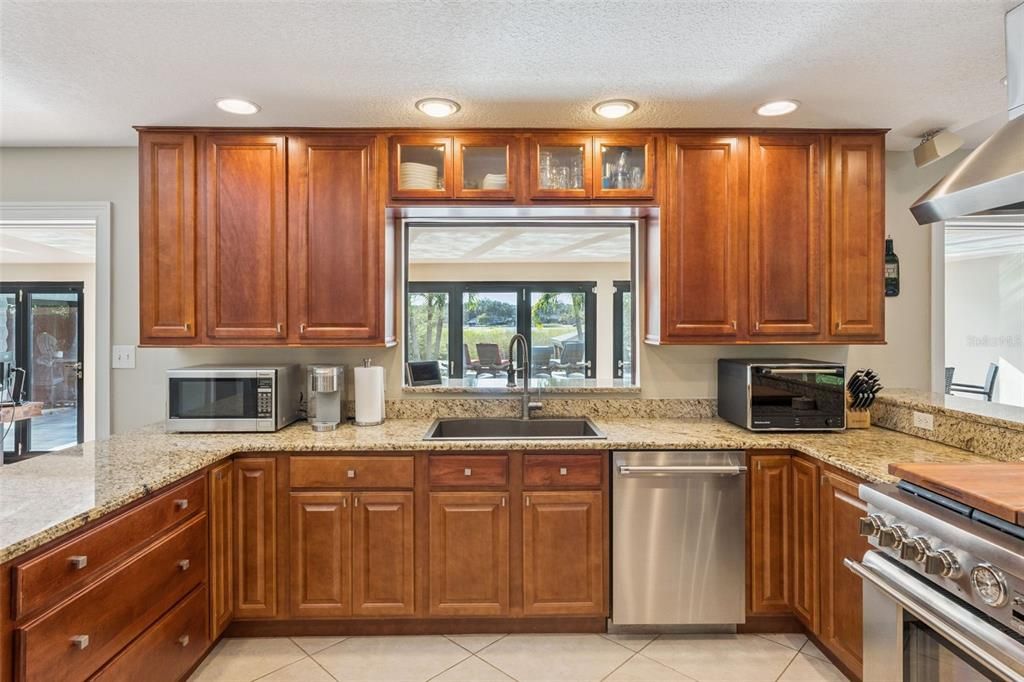 Activo con contrato: $1,190,000 (3 camas, 2 baños, 2842 Pies cuadrados)