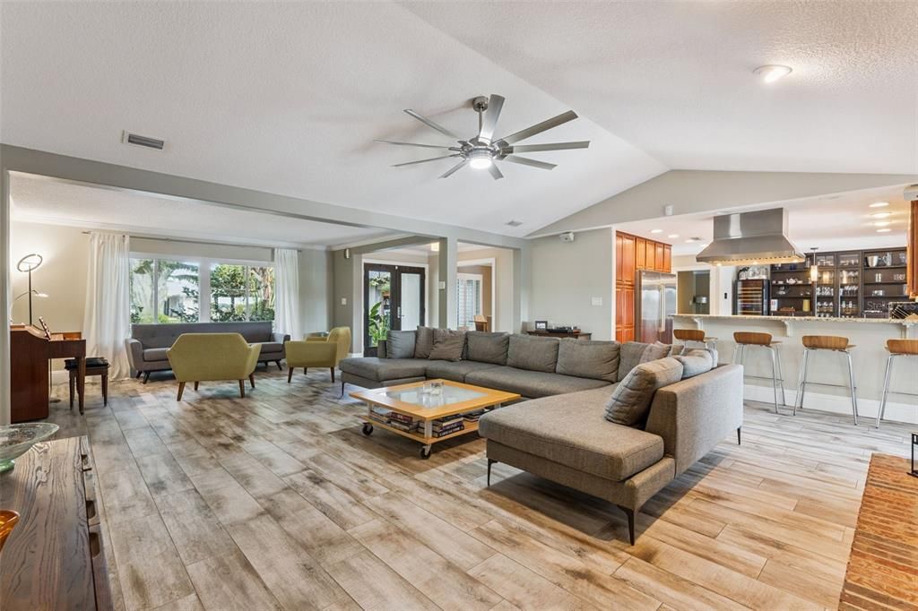 Activo con contrato: $1,190,000 (3 camas, 2 baños, 2842 Pies cuadrados)