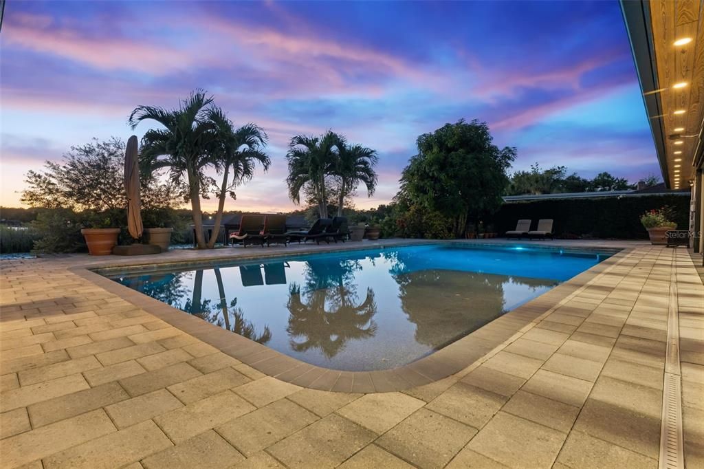 Activo con contrato: $1,190,000 (3 camas, 2 baños, 2842 Pies cuadrados)