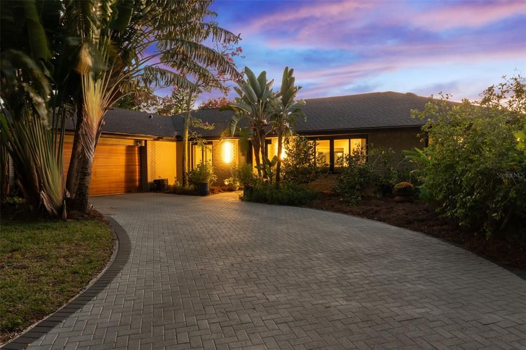 Activo con contrato: $1,190,000 (3 camas, 2 baños, 2842 Pies cuadrados)