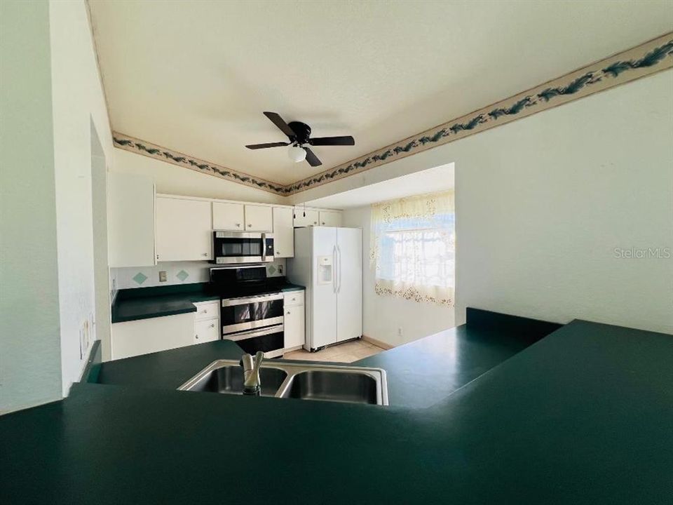 For Sale: $264,900 (3 beds, 2 baths, 1192 Square Feet)