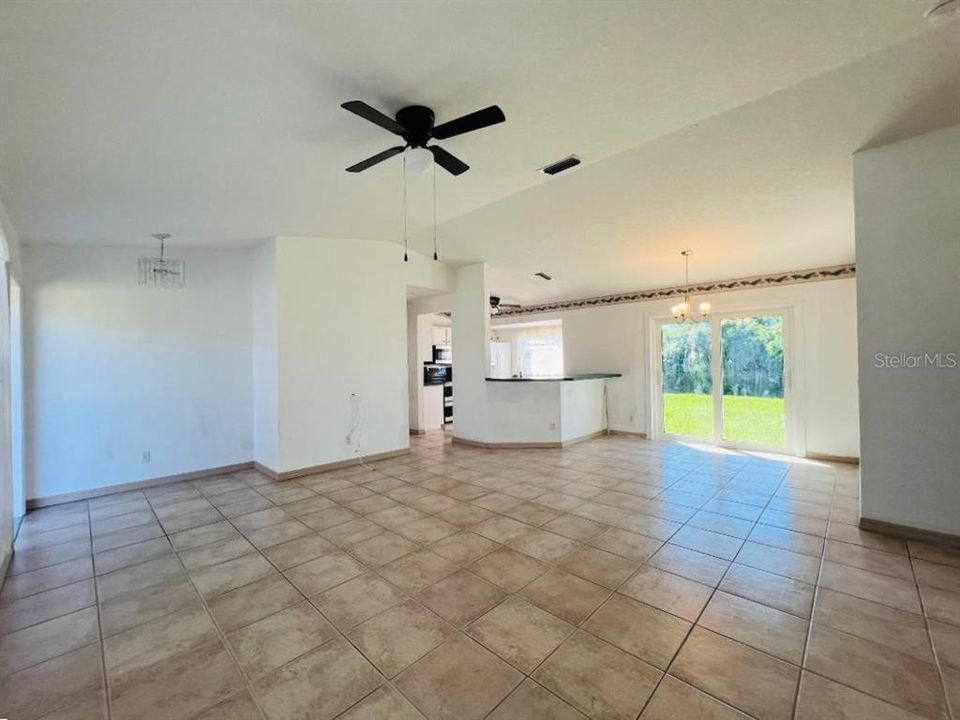For Sale: $264,900 (3 beds, 2 baths, 1192 Square Feet)