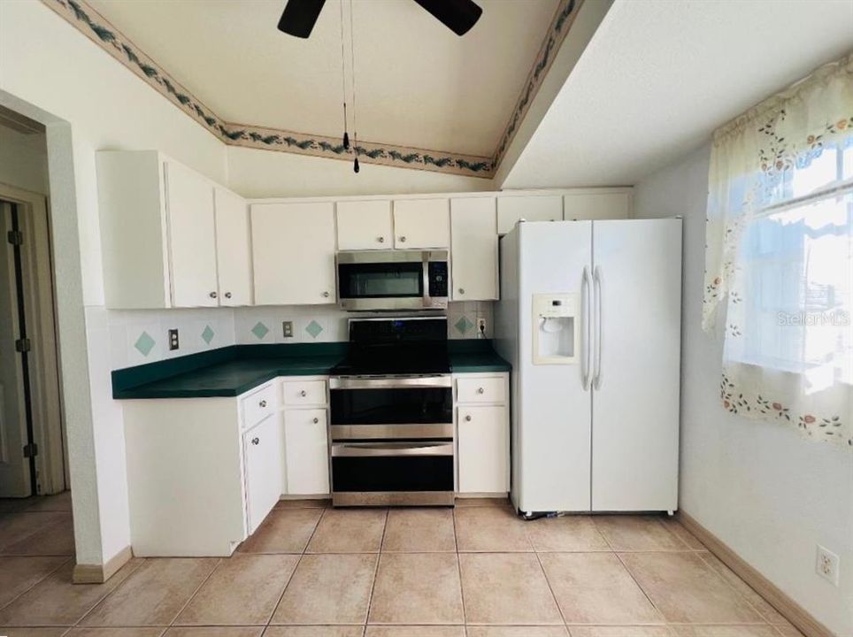 For Sale: $264,900 (3 beds, 2 baths, 1192 Square Feet)