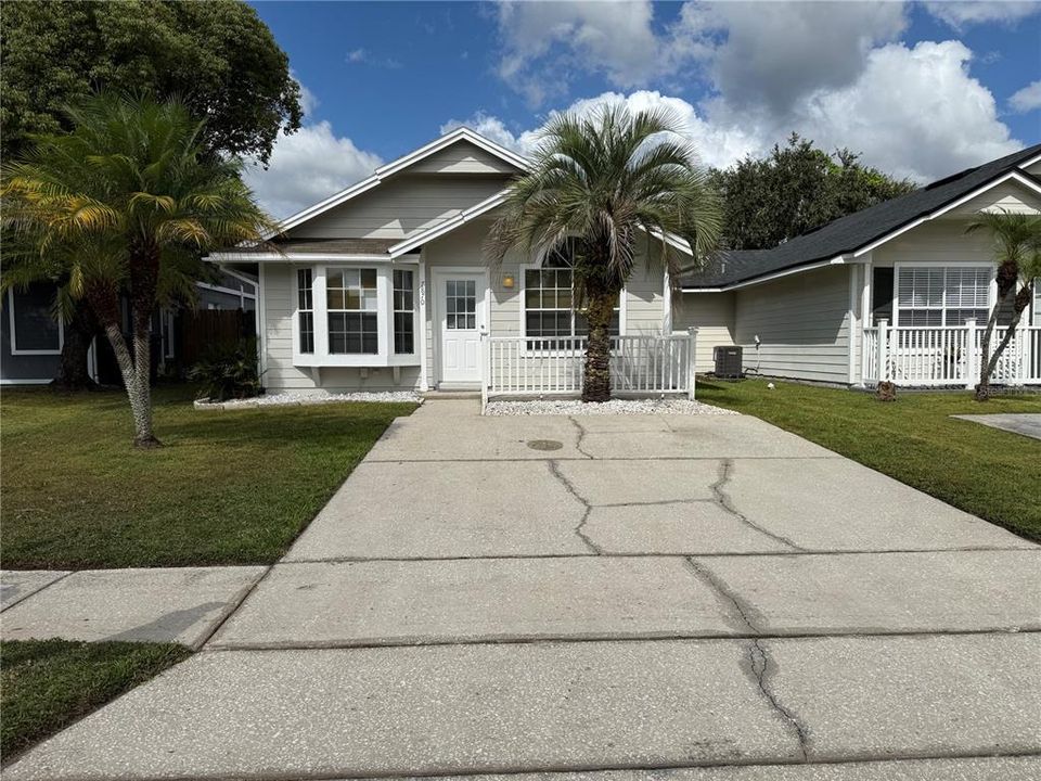 Recently Sold: $258,900 (2 beds, 2 baths, 876 Square Feet)