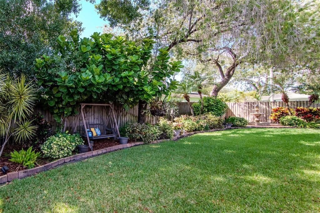 合同活跃: $800,000 (4 贝兹, 3 浴室, 3027 平方英尺)