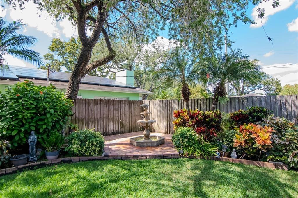 合同活跃: $800,000 (4 贝兹, 3 浴室, 3027 平方英尺)