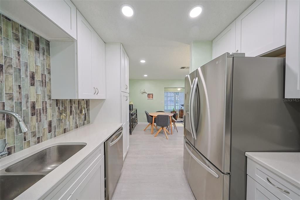 For Sale: $139,000 (1 beds, 1 baths, 960 Square Feet)