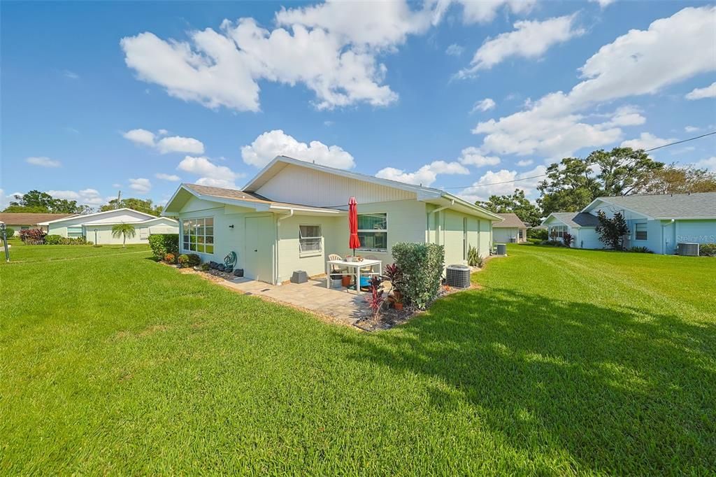 For Sale: $139,000 (1 beds, 1 baths, 960 Square Feet)