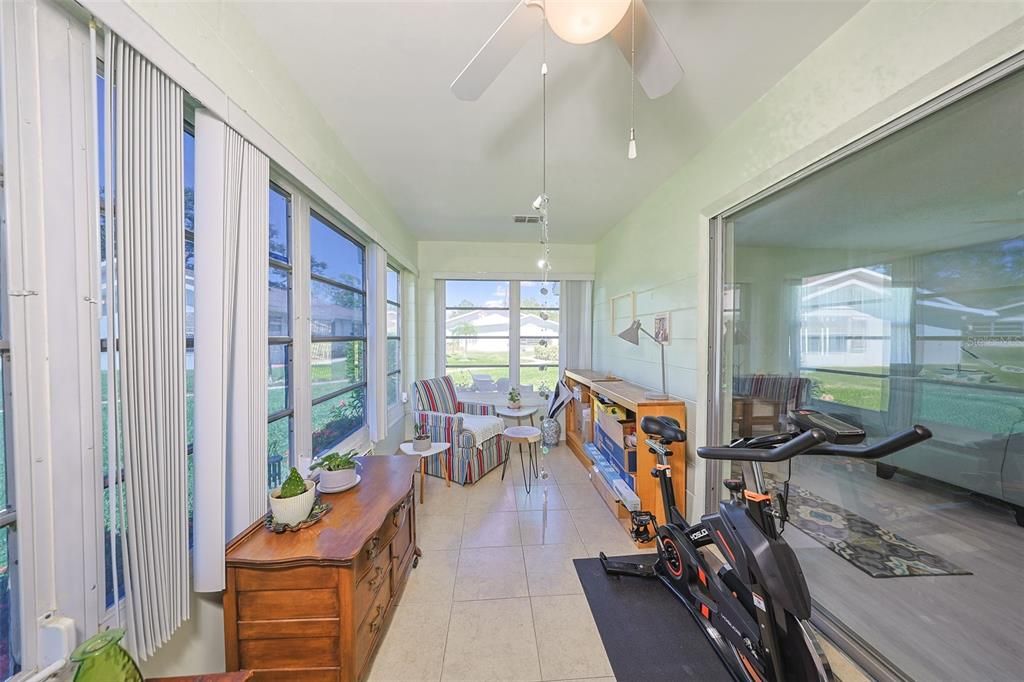 For Sale: $139,000 (1 beds, 1 baths, 960 Square Feet)