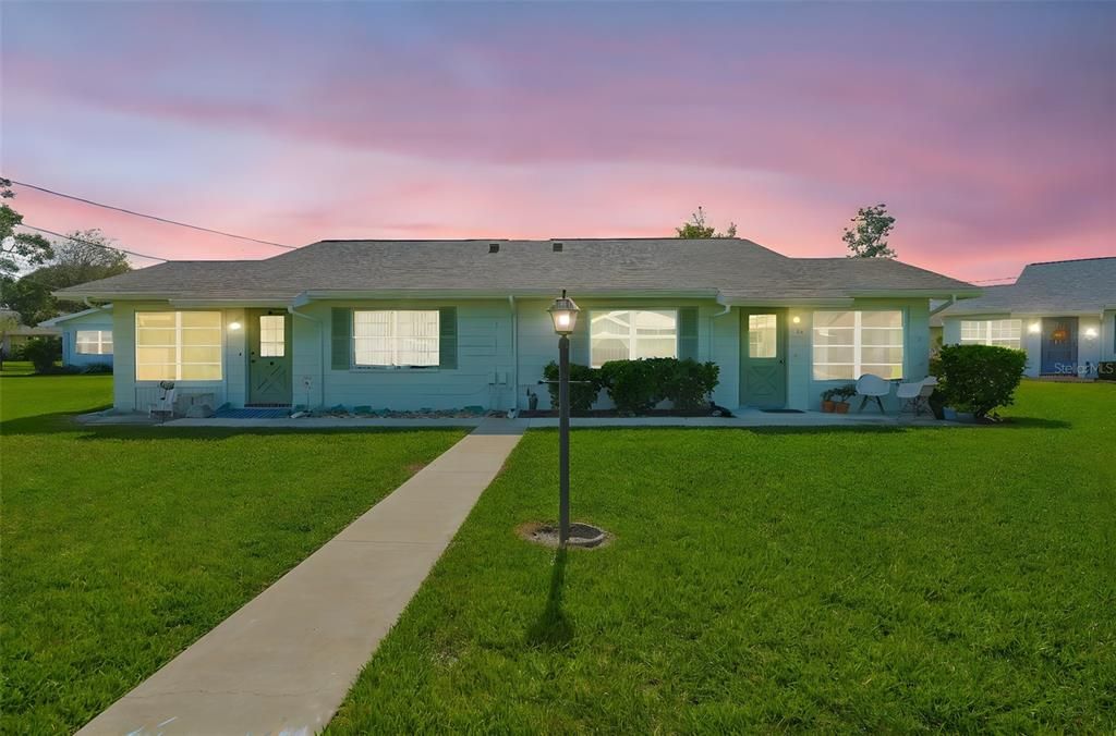 For Sale: $139,000 (1 beds, 1 baths, 960 Square Feet)