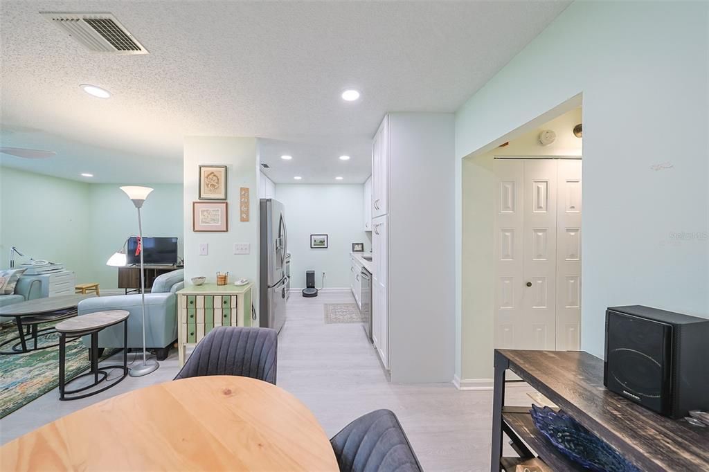 For Sale: $139,000 (1 beds, 1 baths, 960 Square Feet)