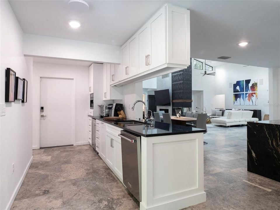 For Rent: $10,000 (4 beds, 4 baths, 4560 Square Feet)