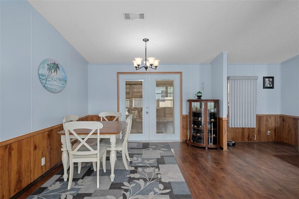 Active With Contract: $234,900 (3 beds, 2 baths, 1718 Square Feet)