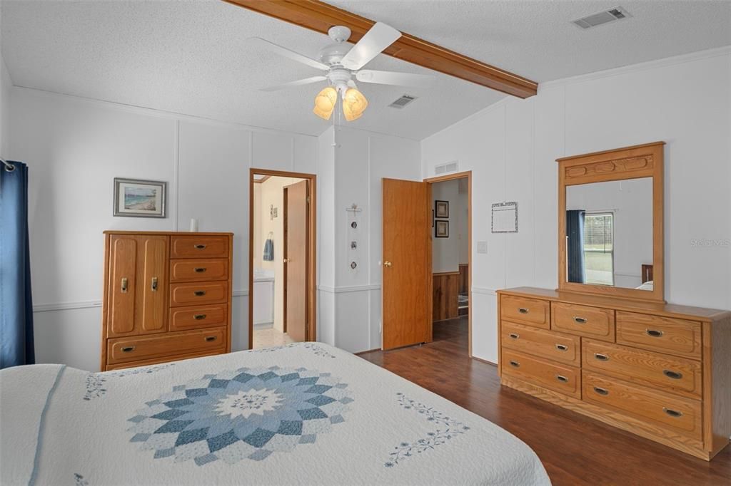 Active With Contract: $234,900 (3 beds, 2 baths, 1718 Square Feet)