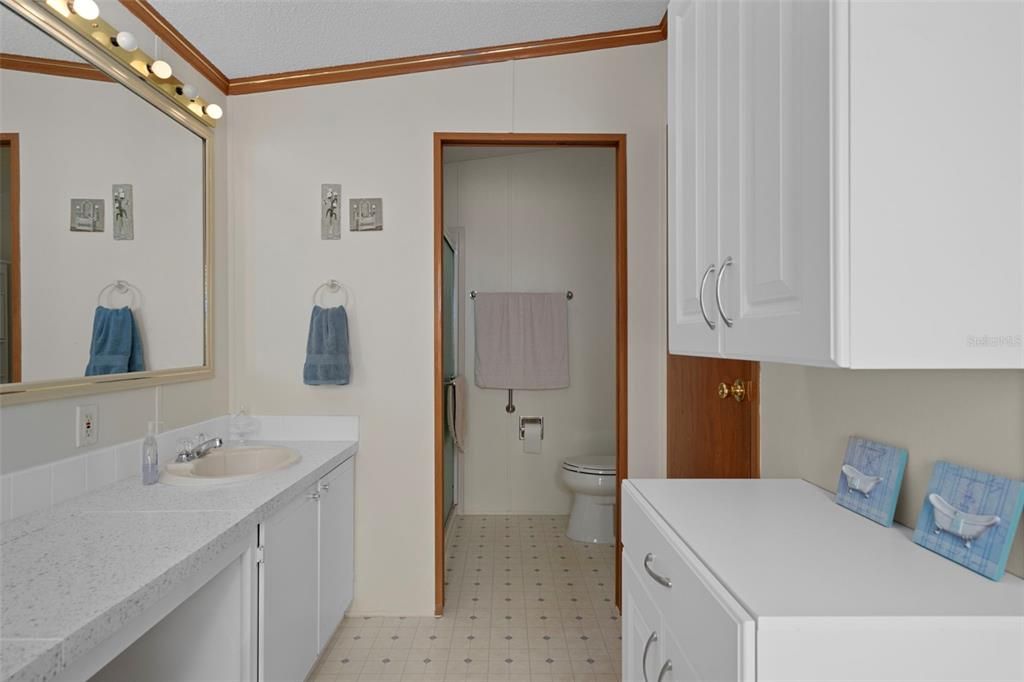 Active With Contract: $234,900 (3 beds, 2 baths, 1718 Square Feet)