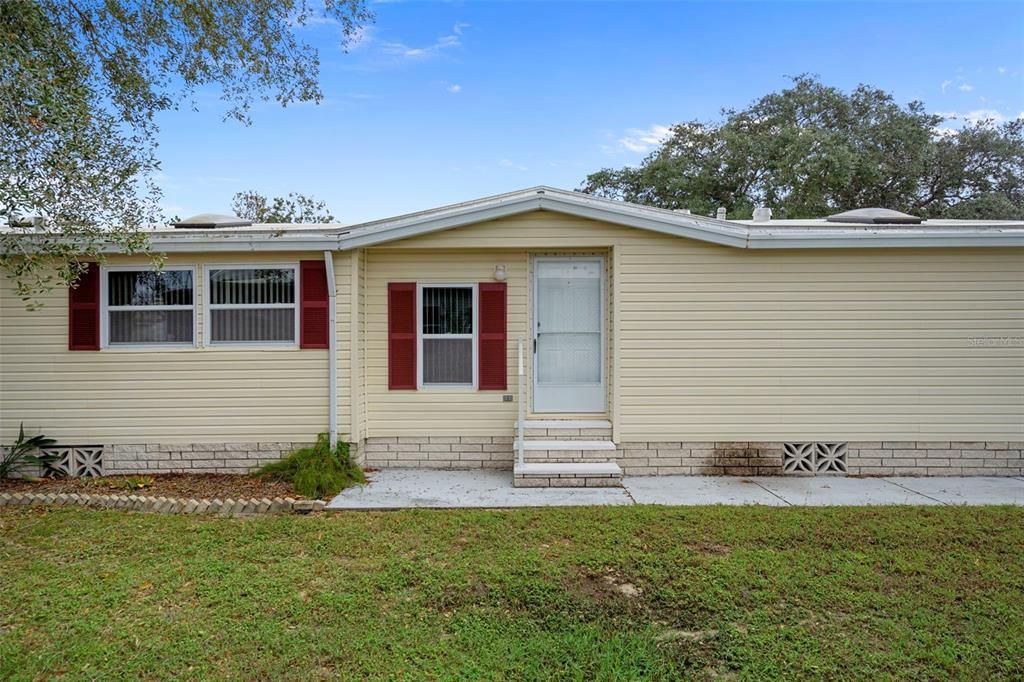 Active With Contract: $234,900 (3 beds, 2 baths, 1718 Square Feet)