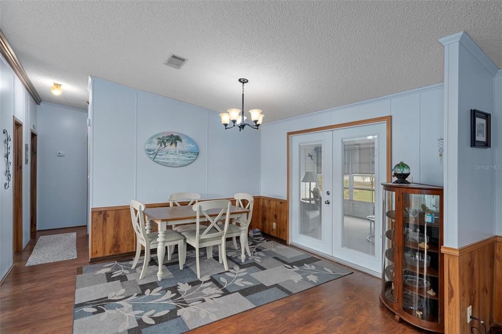 Active With Contract: $234,900 (3 beds, 2 baths, 1718 Square Feet)