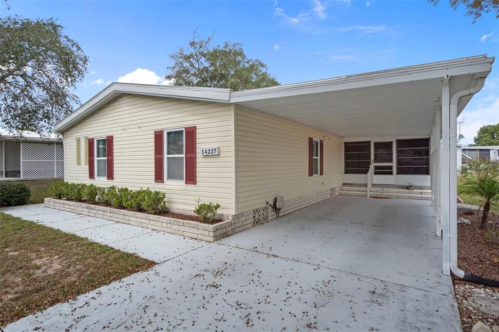 Active With Contract: $234,900 (3 beds, 2 baths, 1718 Square Feet)